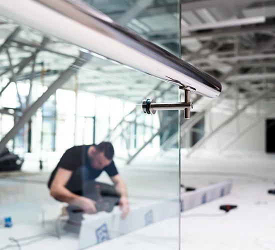 Leesburg, FL highly skilled glass repair technicians
